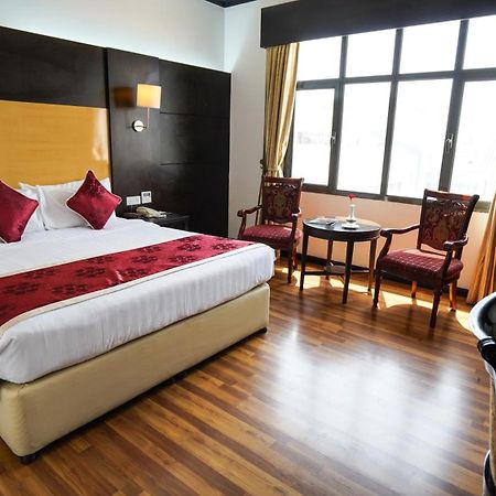 Juffair Gate Hotel Манама Екстер'єр фото