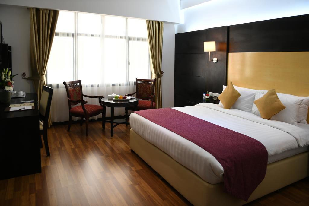 Juffair Gate Hotel Манама Екстер'єр фото