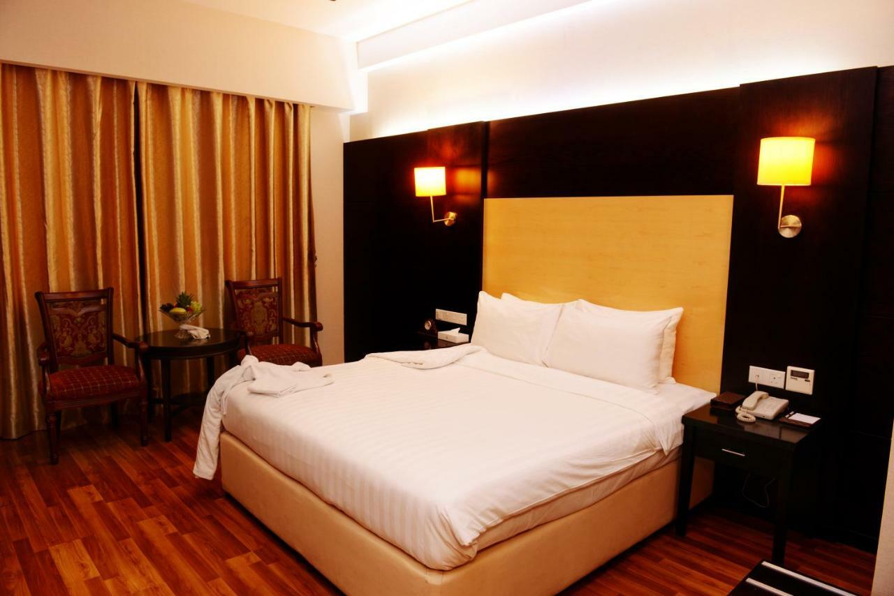 Juffair Gate Hotel Манама Екстер'єр фото
