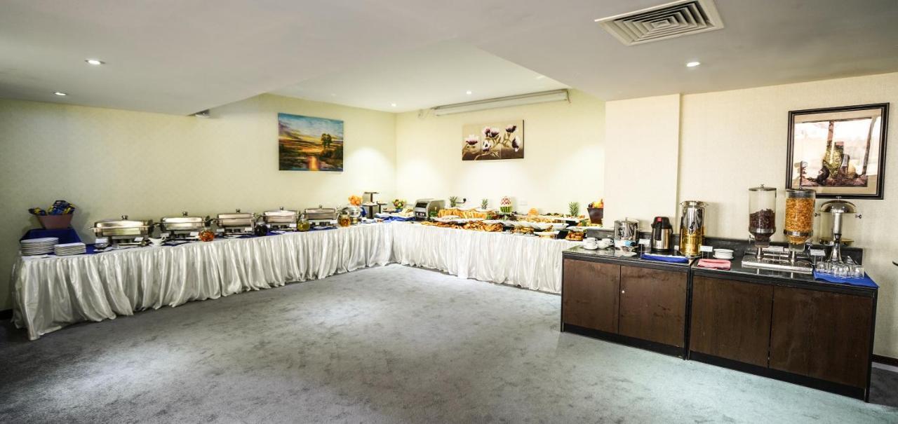 Juffair Gate Hotel Манама Екстер'єр фото