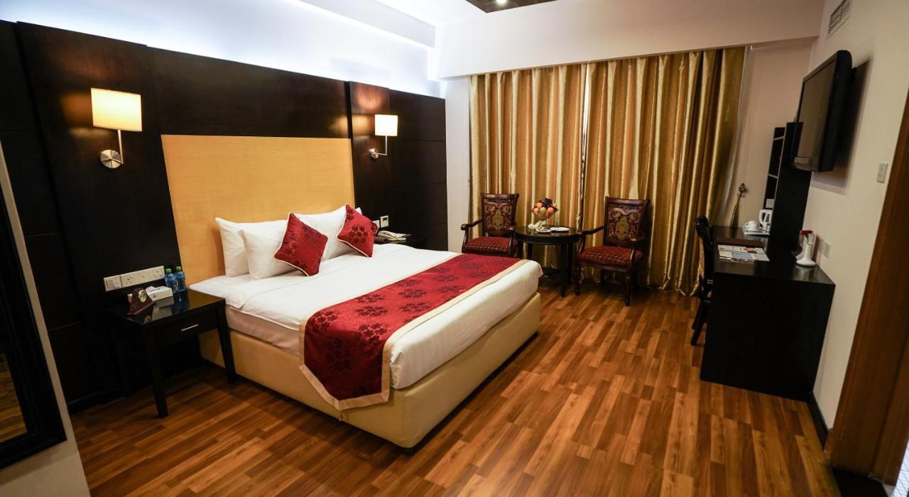 Juffair Gate Hotel Манама Екстер'єр фото